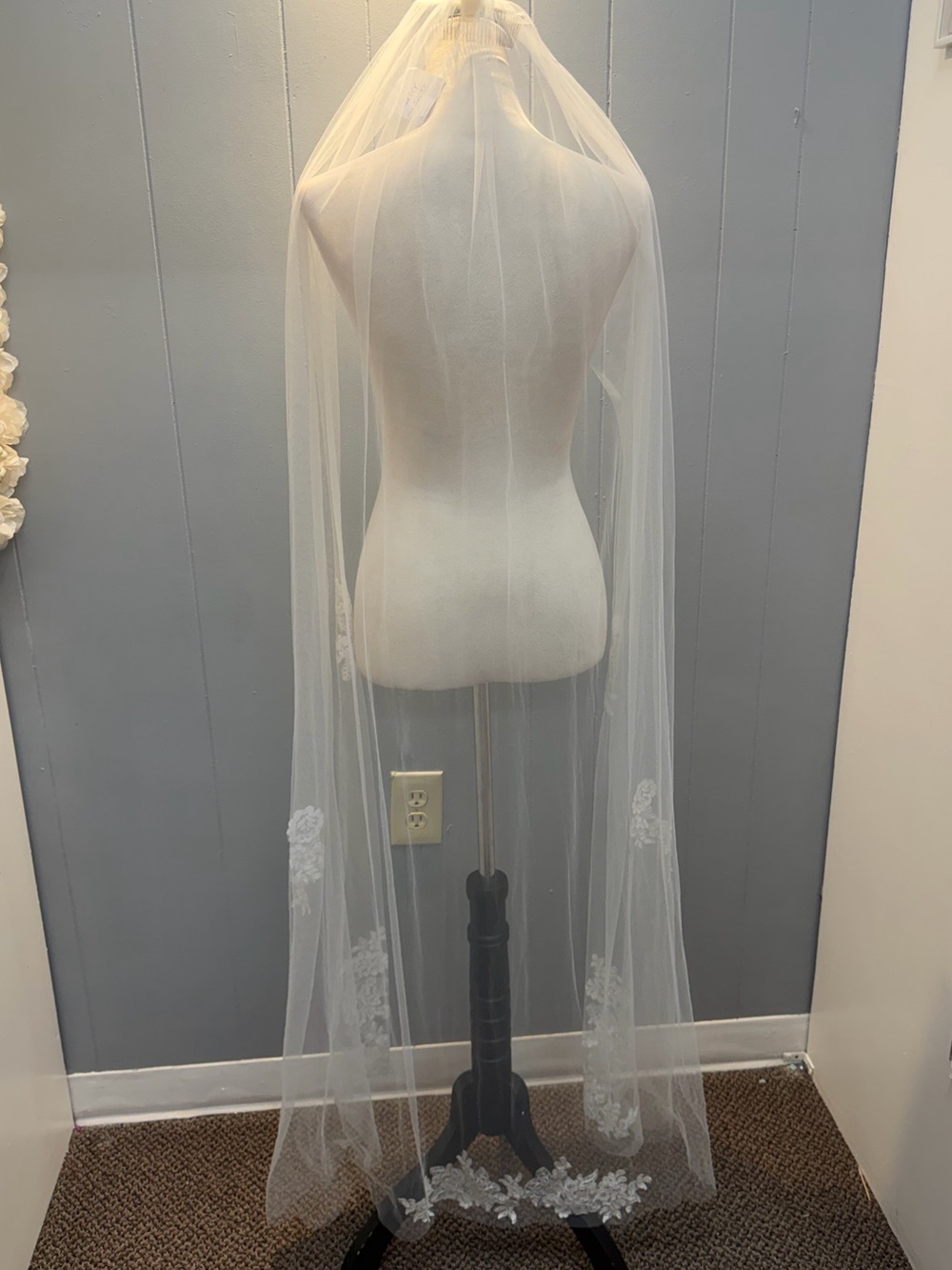 Sheer Ivory Bridal Veil with Floral Lace Edge